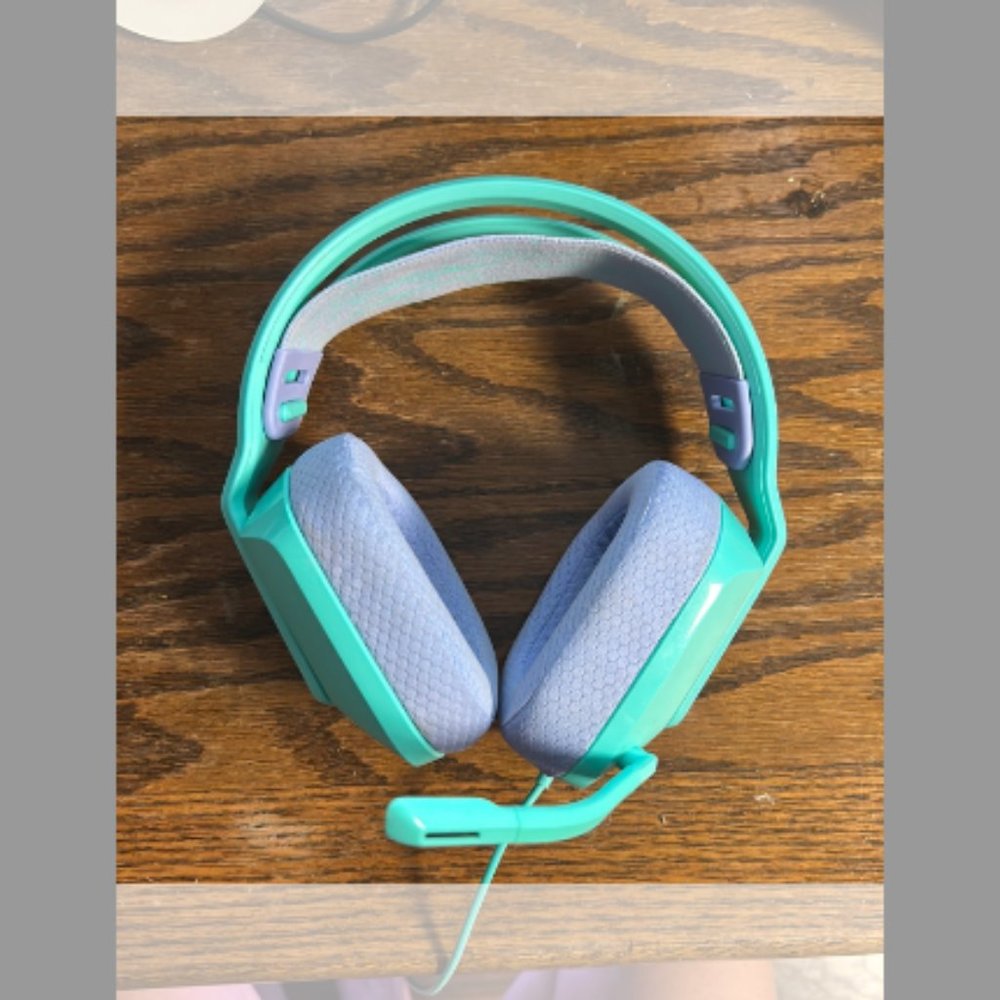 Logitech - G335 Wired Stereo Gaming Headset with Flip to Mute Microphone